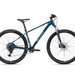 RAMBLER 2.0 29 - hlbokomodrá perleť / strieborná L 2025